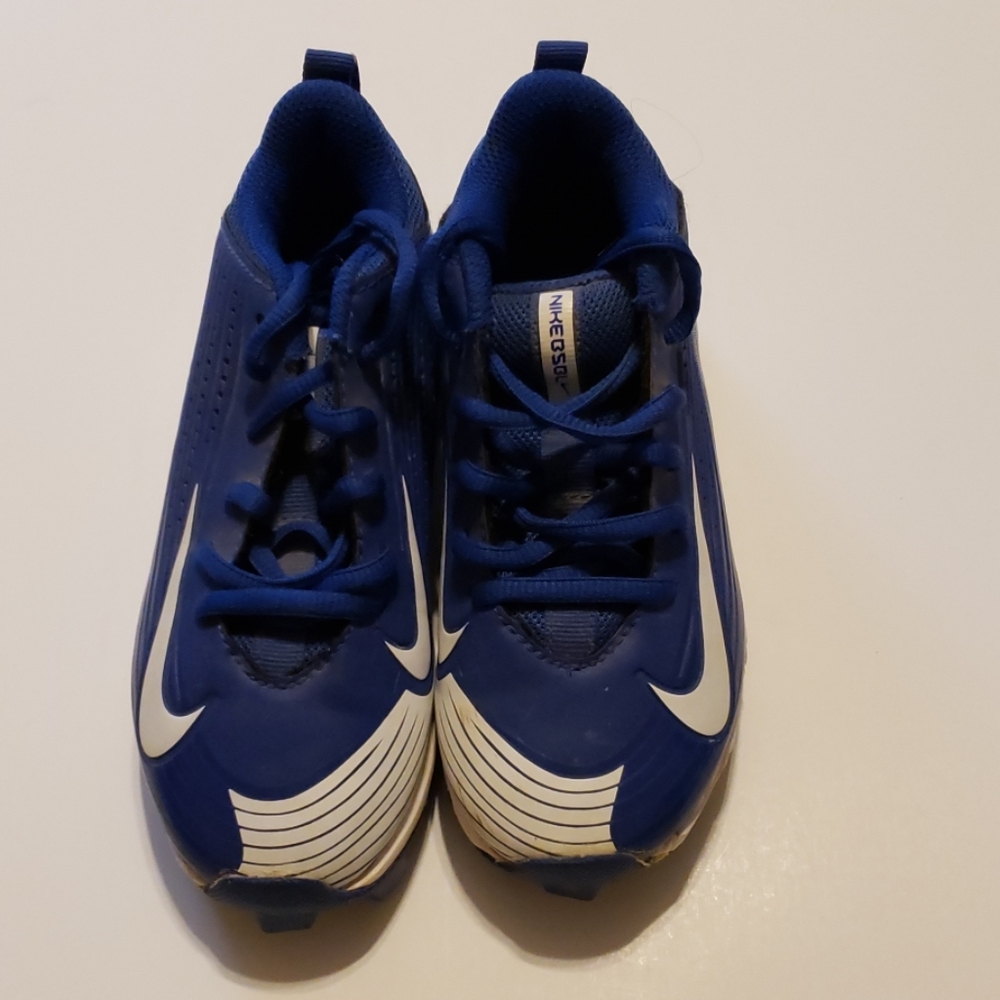 Nike baseball cleats boys
